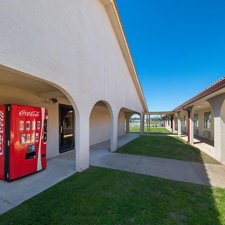 Americas Best Value Inn Bonham Extérieur photo