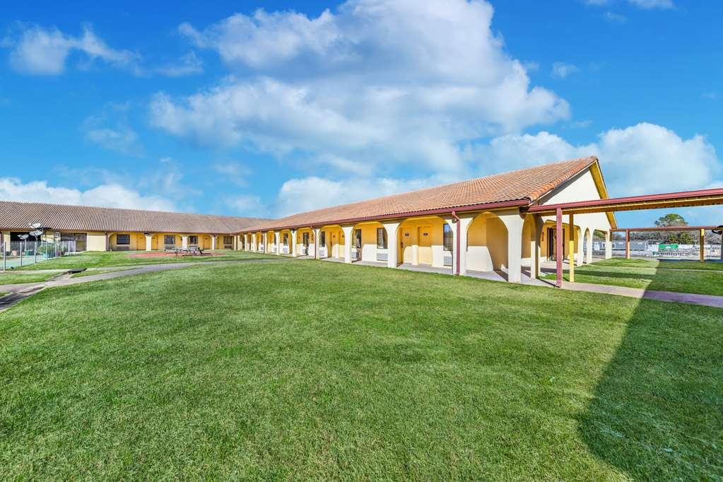 Americas Best Value Inn Bonham Extérieur photo