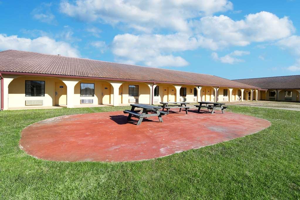 Americas Best Value Inn Bonham Extérieur photo