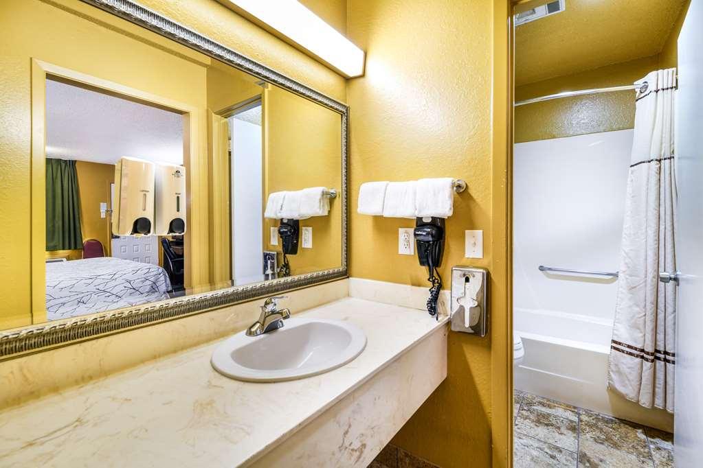 Americas Best Value Inn Bonham Extérieur photo