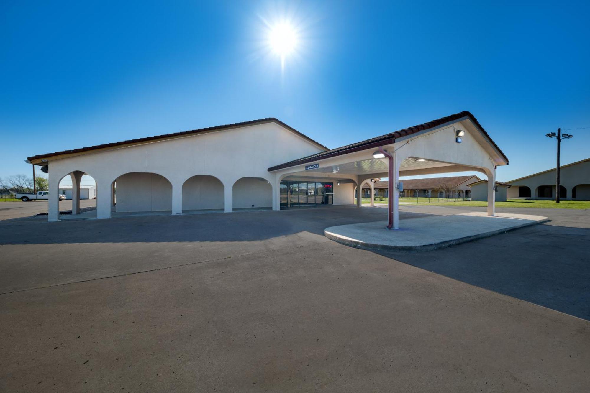 Americas Best Value Inn Bonham Extérieur photo