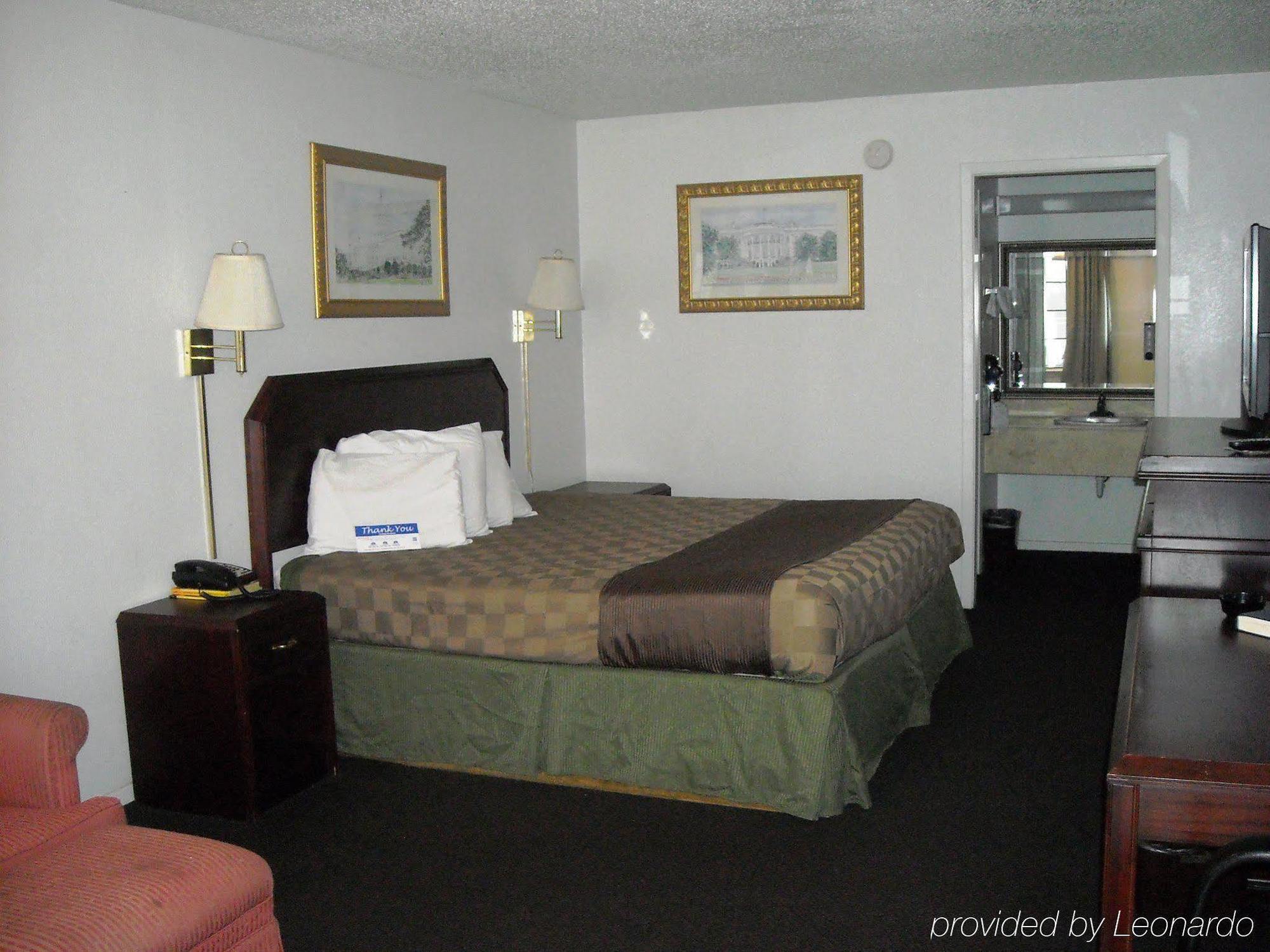 Americas Best Value Inn Bonham Extérieur photo