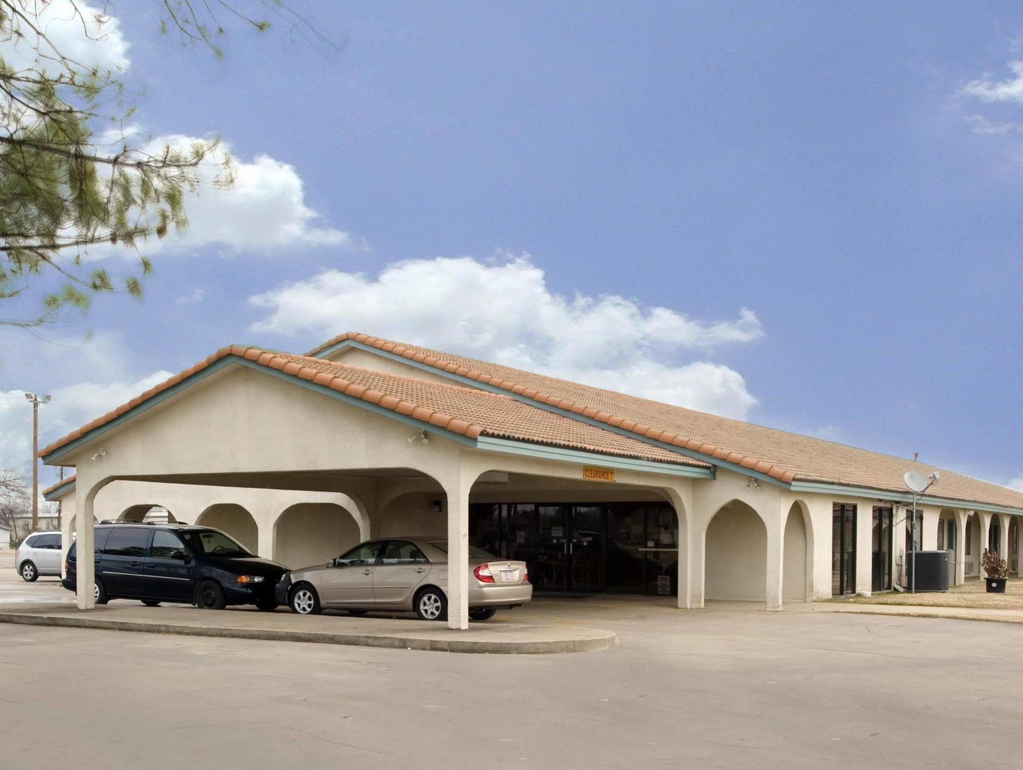 Americas Best Value Inn Bonham Extérieur photo